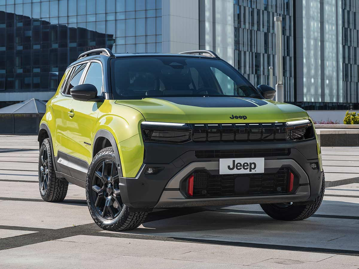 2026 Jeep Avenger ön üç çeyrek görünüm